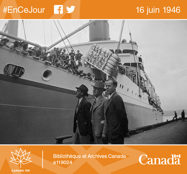 Photo de Canadiens d'origine japonaise expulsés vers le Japon après la Deuxième Guerre mondiale, à bord du navire à vapeur de l'armée américaine General M. C. Meigs, quai A du Canadien Pacifique, Vancouver (Colombie-Britannique), 16 juin 1946.