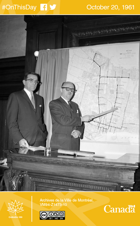 Photo of Montréal Mayor Jean Drapeau (right), and executive committee chair Lucien Saulnier, presenting the Montréal Metro project, October 20, 1961