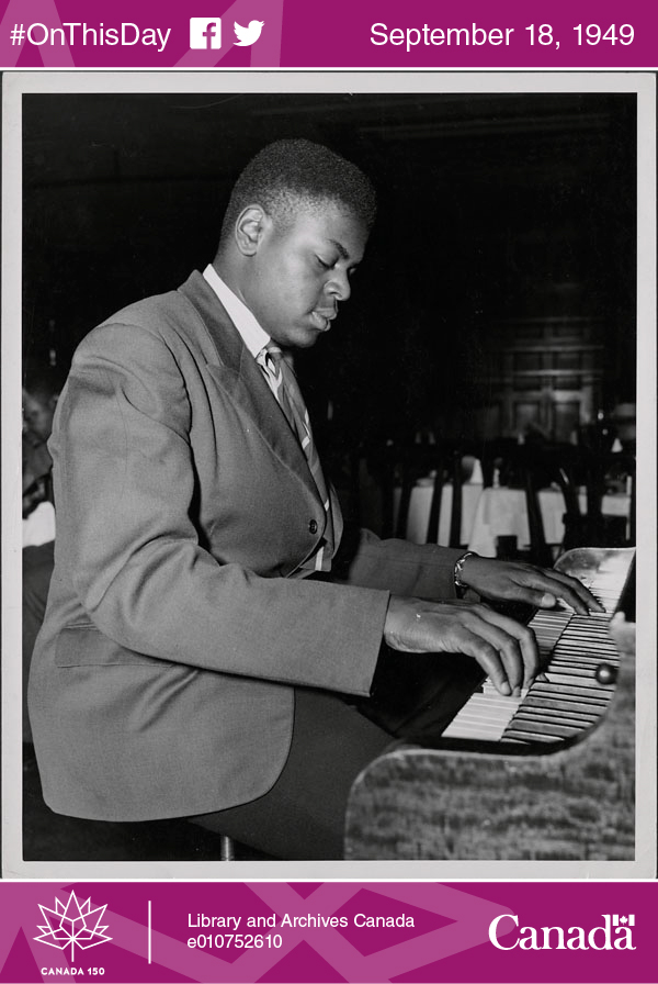 Photo of Oscar Peterson playing the piano